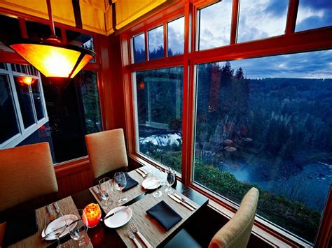 Salish lodge and spa - A romantic getaway and wedding destination in Snoqualmie, Washington, with 84 rooms, two restaurants, and a spa with treatments and pools. The rooms have wood-burning fireplaces, Jacuzzi tubs, and views of the …